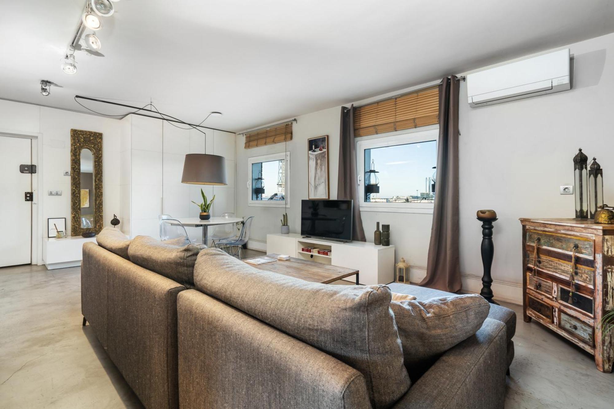 Bright Ferry Terminal & Ramblas Apartamento